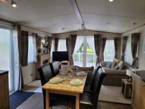 New Forest 2-Bed Premium Holiday Home New Milton